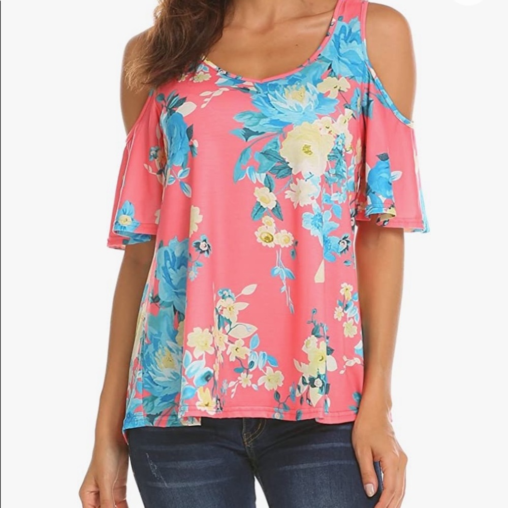 Cold shoulder Top - Picture 4 of 7